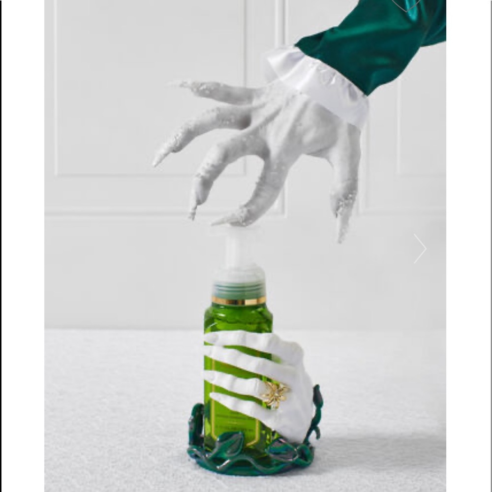 BATH AND BODY WORKS HALLOWEEN 2022 IVY HAND SOAP HOLDER